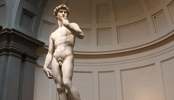 a escultura de espido simboliza o aumento do pene